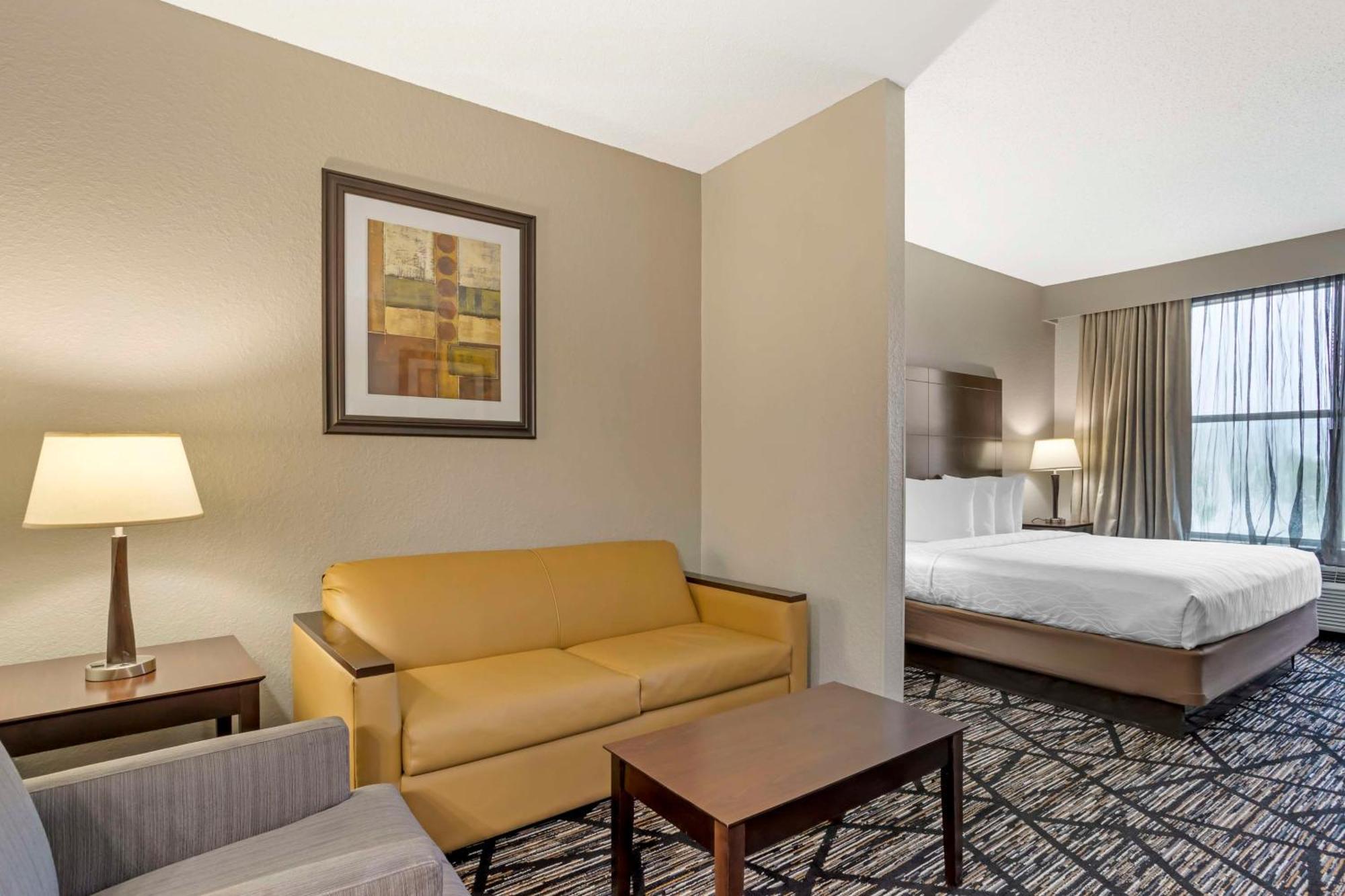 Best Western Plus Hobby Airport Inn And Suites Houston Bagian luar foto