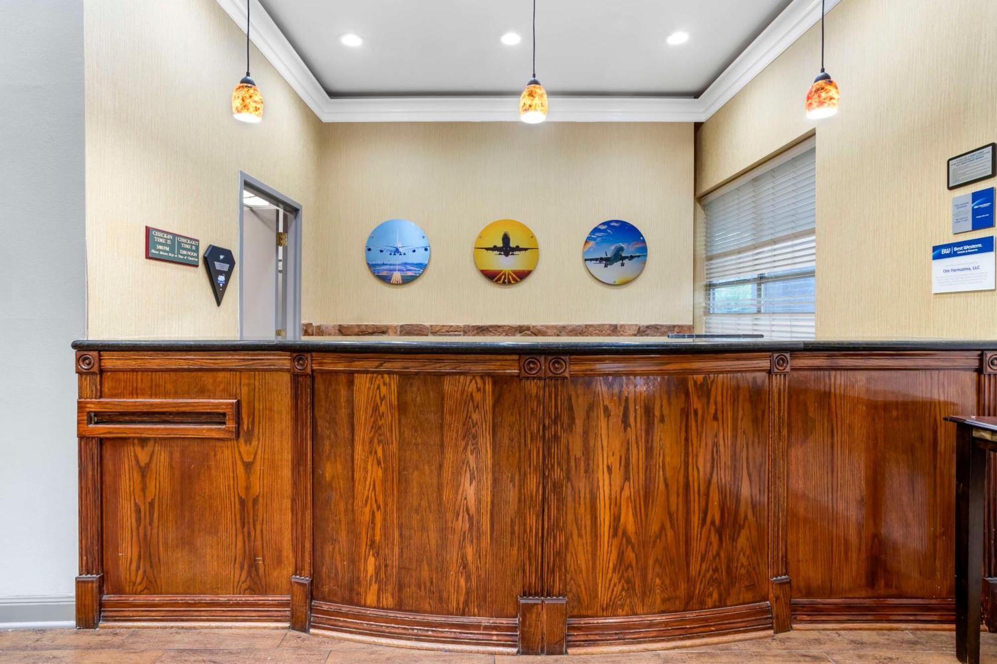 Best Western Plus Hobby Airport Inn And Suites Houston Bagian luar foto