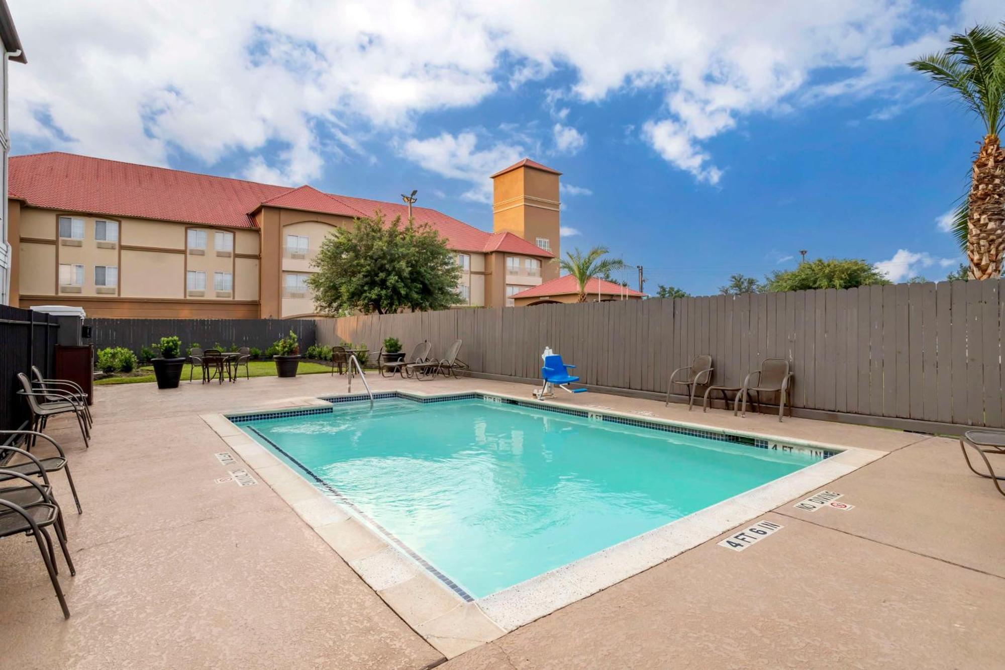 Best Western Plus Hobby Airport Inn And Suites Houston Bagian luar foto